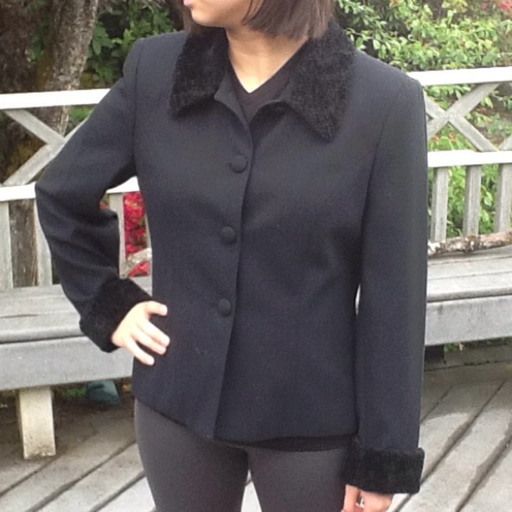 Beechers Brook faux fur trimmed blazer